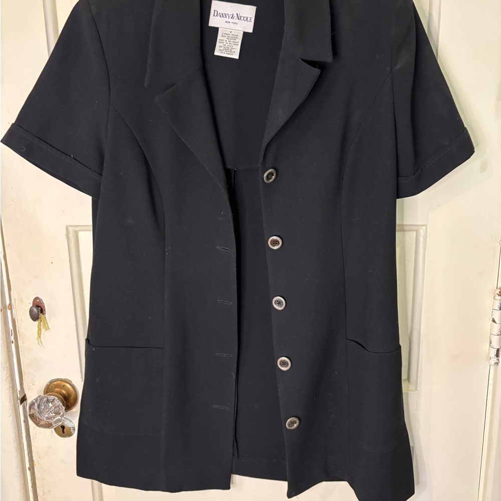 Danny & Nicole Black Blazer Short Sleeves Jacket size 8 Button closure